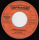 De Maskers : Three's A Crowd (Pop-Art) / Living In The Past (7", Single)