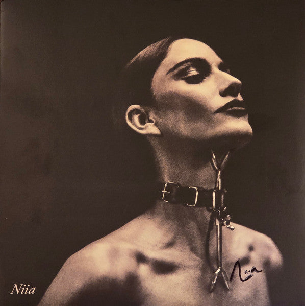 Niia - V (LP)