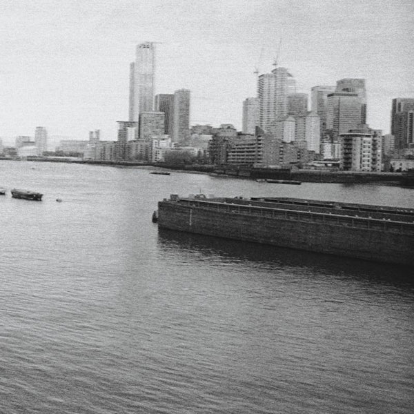 Girls In Synthesis - Now here's an echo from your future (LP) - Discords.nl