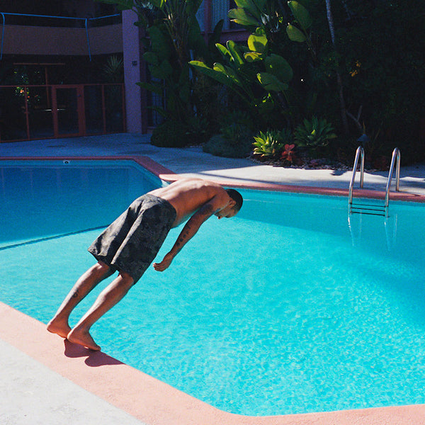 Malcolm Pardon - The abyss (pool party splatter) (LP) - Discords.nl