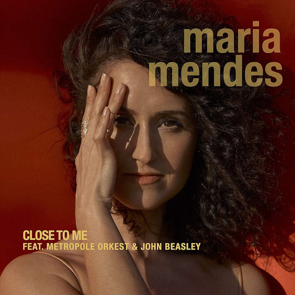 Maria Mendes - Close to me (CD) - Discords.nl