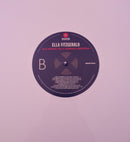 Ella Fitzgerald - Ella Wishes You A Swinging Christmas (LP) - Discords.nl