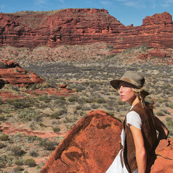 Sophie Hutchings - A world outside (LP) - Discords.nl