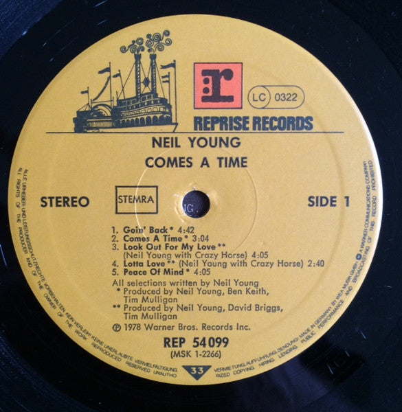 Neil Young - Comes A Time (LP Tweedehands)