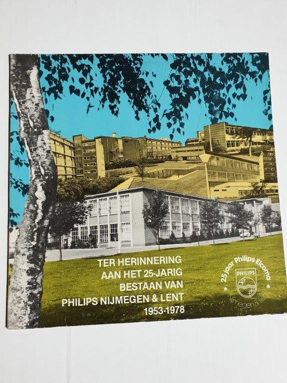 The Dutch Swing College Band : Ter Herinnering Aan Het 25-Jarig Bestaan Van Philips Nijmegen & Lent 1953-1978 = Showboat (LP, Album)