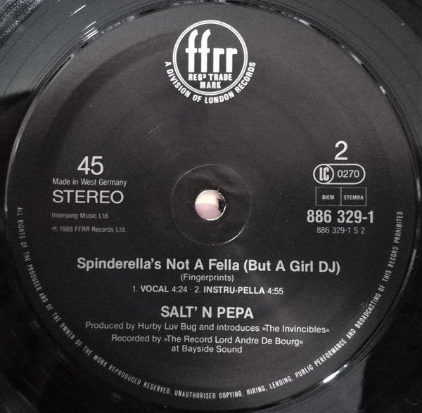 Salt-N-Pepa* : Shake Your Thang / Spinderella's Not A Fella (But A Girl D.J.) (12", Maxi)