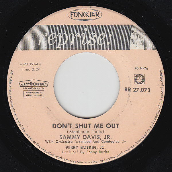 Sammy Davis Jr. : Don't Shut Me Out / Not For Me (7", Single)