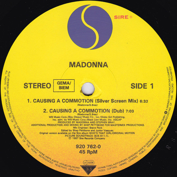 Madonna - Causing A Commotion (12" Tweedehands) - Discords.nl