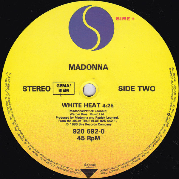 Madonna - Who's That Girl (Extended Version) (12" Tweedehands) - Discords.nl