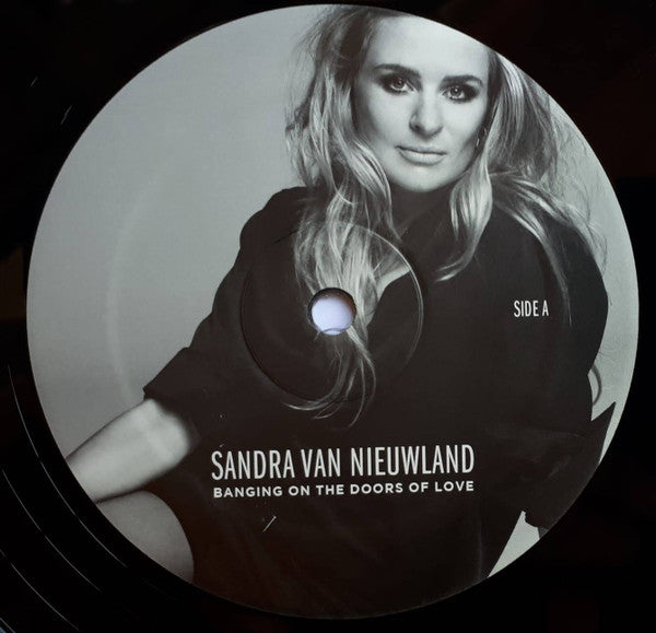 Sandra van Nieuwland - Banging On The Doors Of Love (LP Tweedehands) - Discords.nl