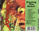 Venom (8) - Kissing The Beast (CD Tweedehands) - Discords.nl