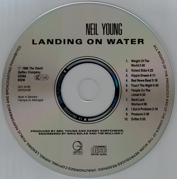 Neil Young - Landing On Water (CD) - Discords.nl